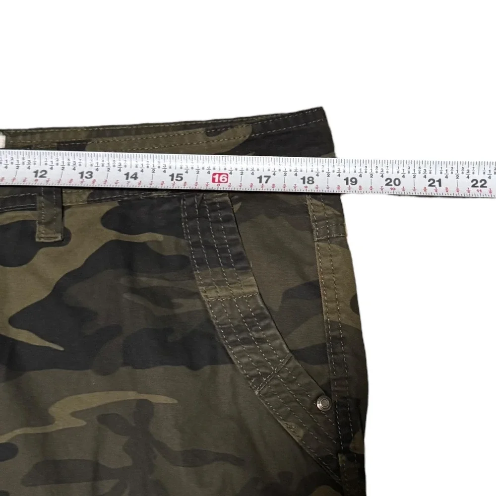 Colours Alexander Julian Camouflage Baggy Cotton Cargo Shorts Men's 34 (Fits 37)